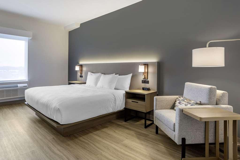 Comfort Inn & Suites Newark Liberty International Airport Номер фото
