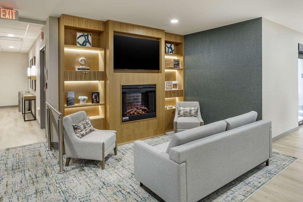 Comfort Inn & Suites Newark Liberty International Airport Интерьер фото