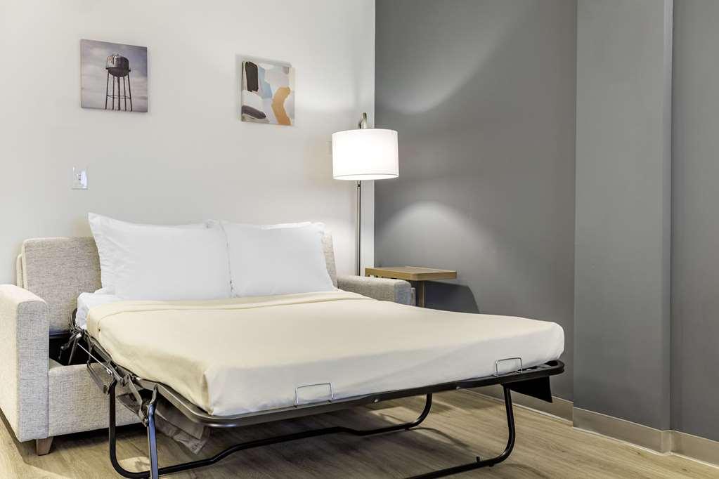 Comfort Inn & Suites Newark Liberty International Airport Номер фото