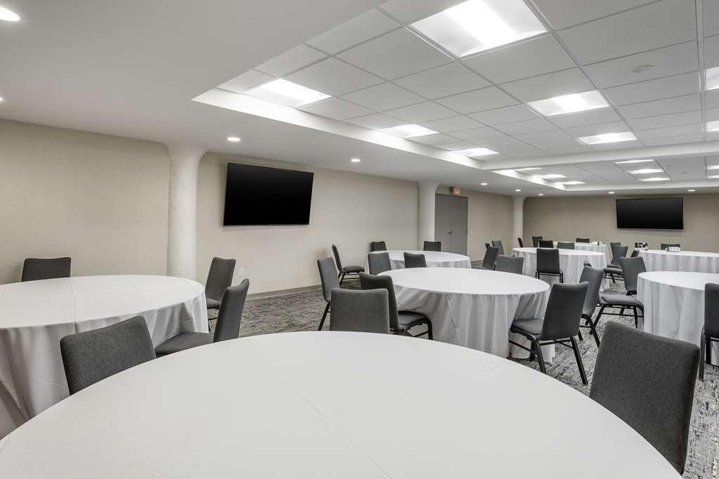 Comfort Inn & Suites Newark Liberty International Airport Удобства фото
