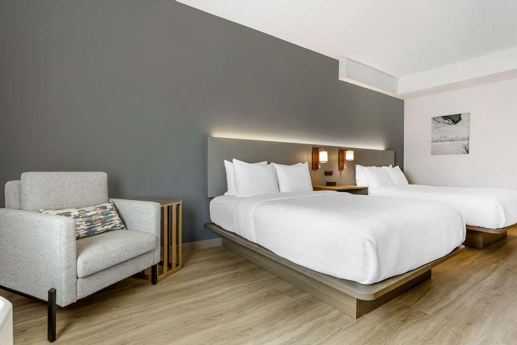 Comfort Inn & Suites Newark Liberty International Airport Номер фото