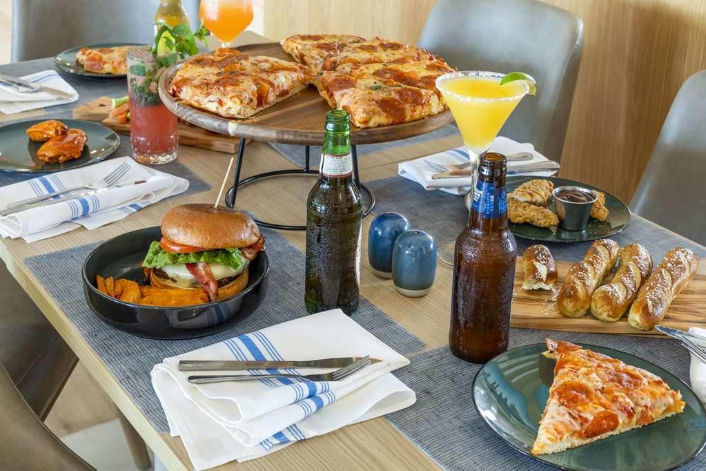 Comfort Inn & Suites Newark Liberty International Airport Ресторан фото