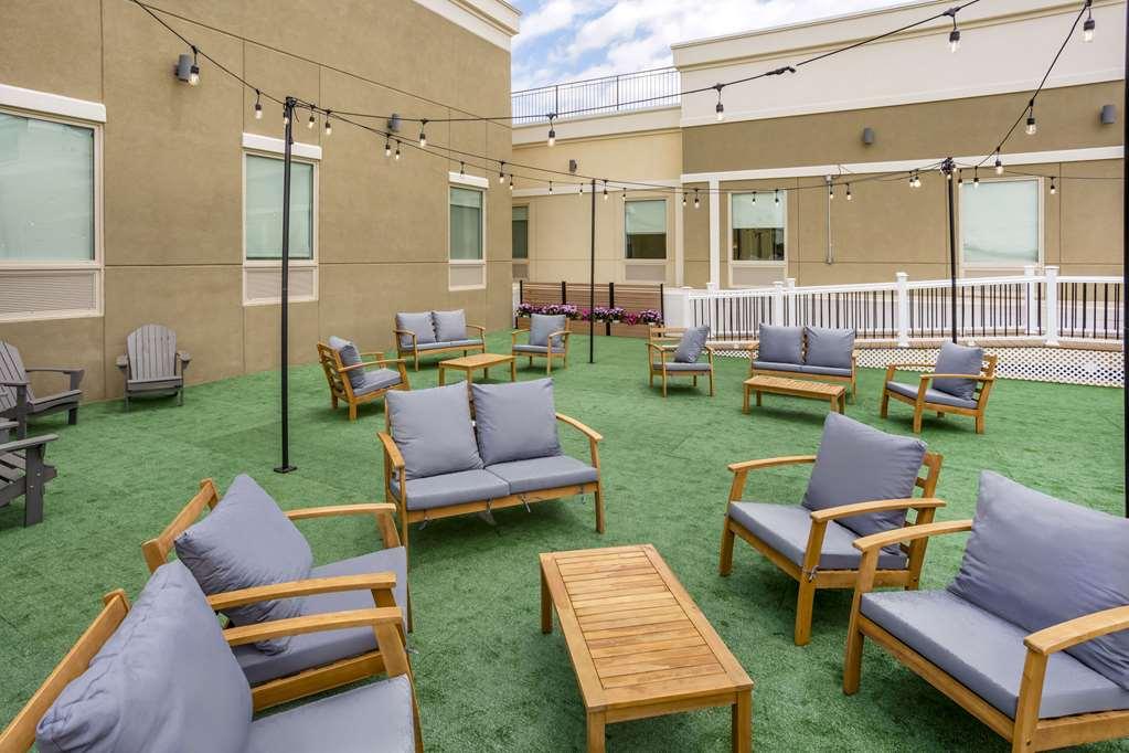 Comfort Inn & Suites Newark Liberty International Airport Удобства фото